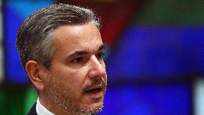 Macut da podnese ostavku